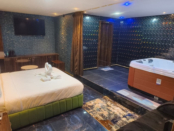 Room 5, Grand Bridge Hotel, Bangalore