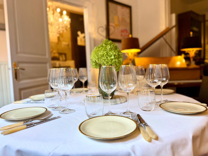Food & Drinks 4, Maison VCB Ciney - Hotel Particulier de 1820, Cœur de Ville, Parc & Parking Prive, Namur