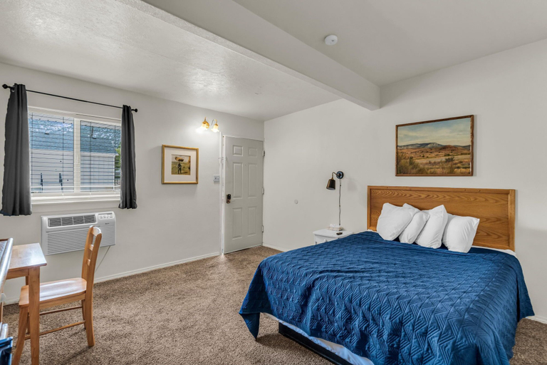 Bedroom 2, Temple View Lodge, Sanpete