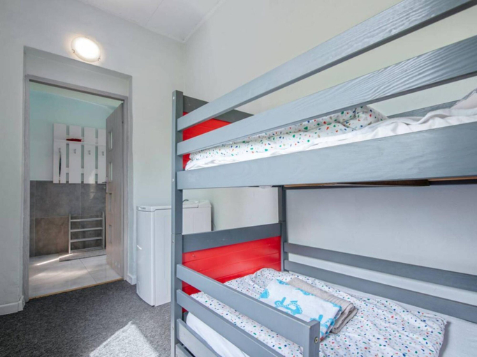 Room 1, Luxurious Holiday Home With Swimming Pool, Łobez