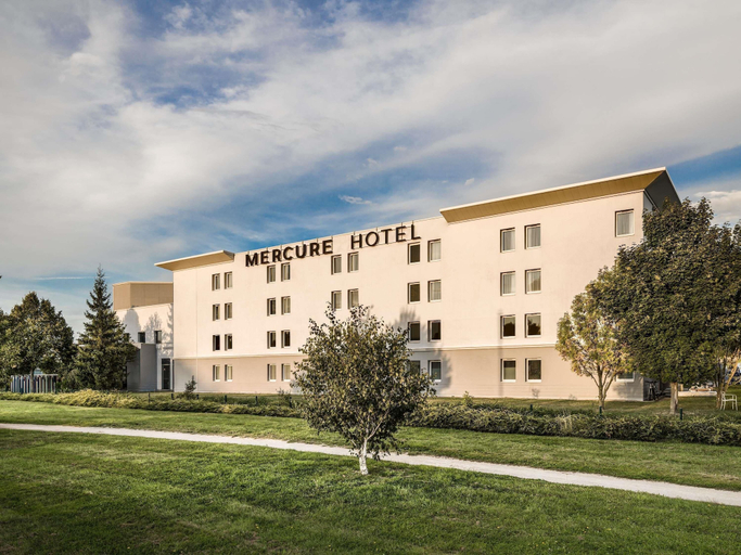 Exterior & Views 2, Mercure Chartres Est, Eure-et-Loir