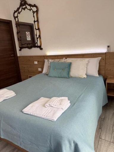 Room 4, Pirandello Rooms, Verona