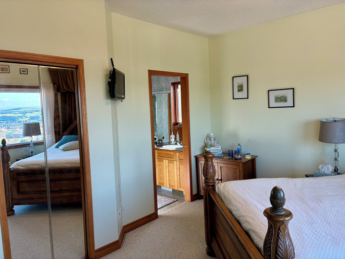 Bedroom, Rocky Mountain View B&B, Division No. 6