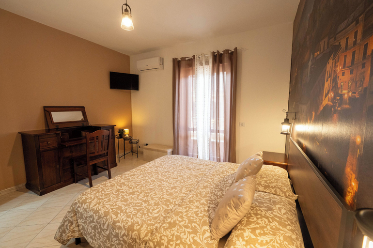 Room 5, Dimora 137, Caserta
