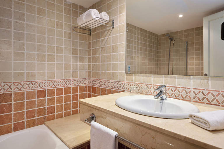 Bathroom 5, Grupotel Club Menorca, Baleares