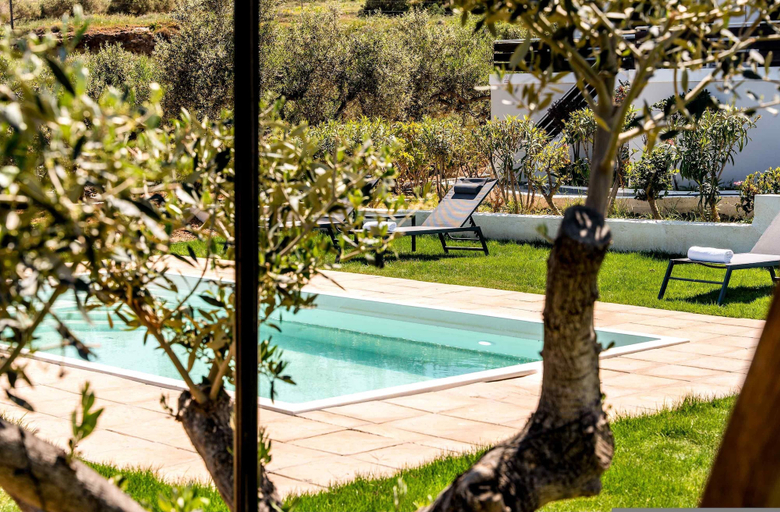 Room 5, Seaside Oasis Near Heraklion Villa Maro Getaway, Crete
