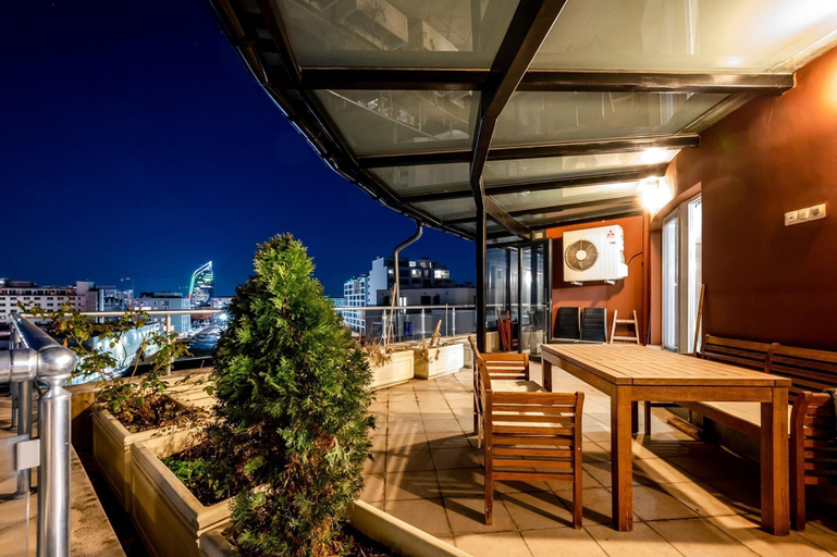 Outdoor dining 5, Sofia Luxury 3-bed Penthouse Apartment, Sleeps 6, Stolichna