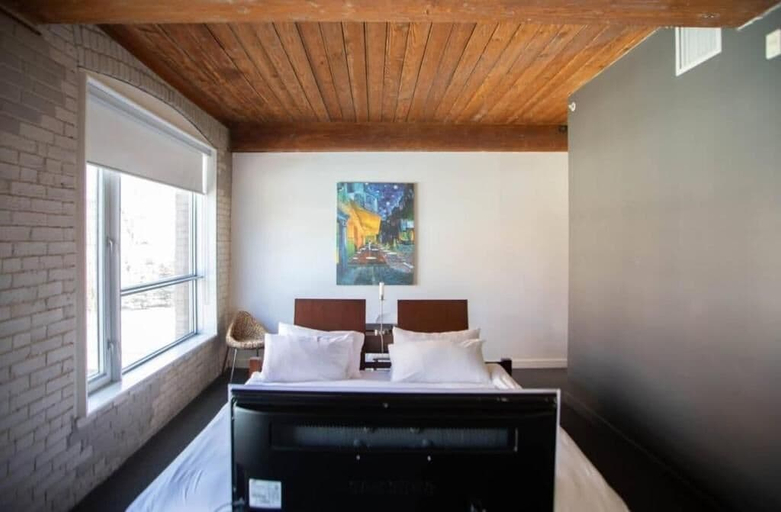 Room 4, Spadina Design Hotel, Toronto