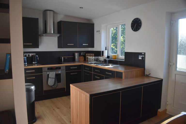 Private kitchen, Snowdonia Riverside Cabin With Private River, Gwynedd