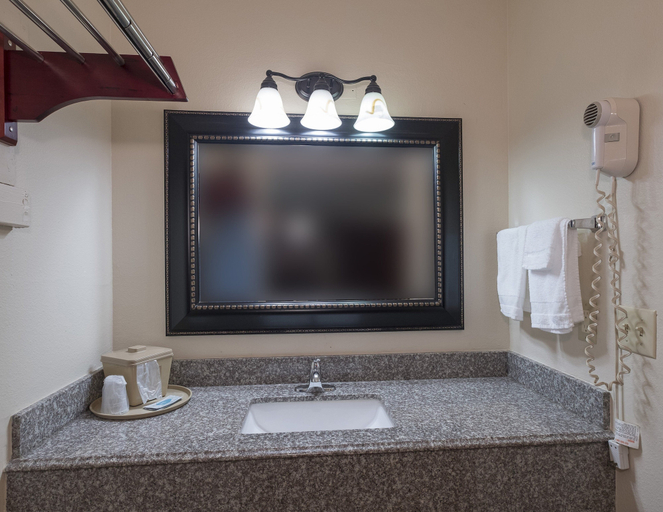 Bathroom 4, Red Roof Inn Chipley, Washington