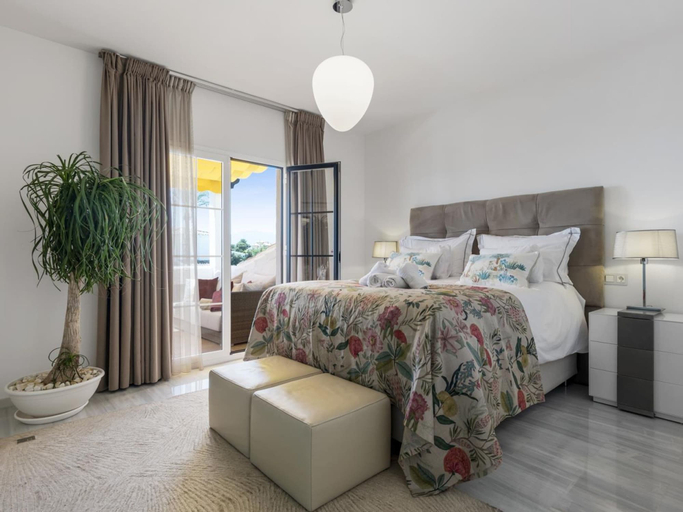 Room 3, 3 Bedroom Townhouse Aldea Blanca, Málaga