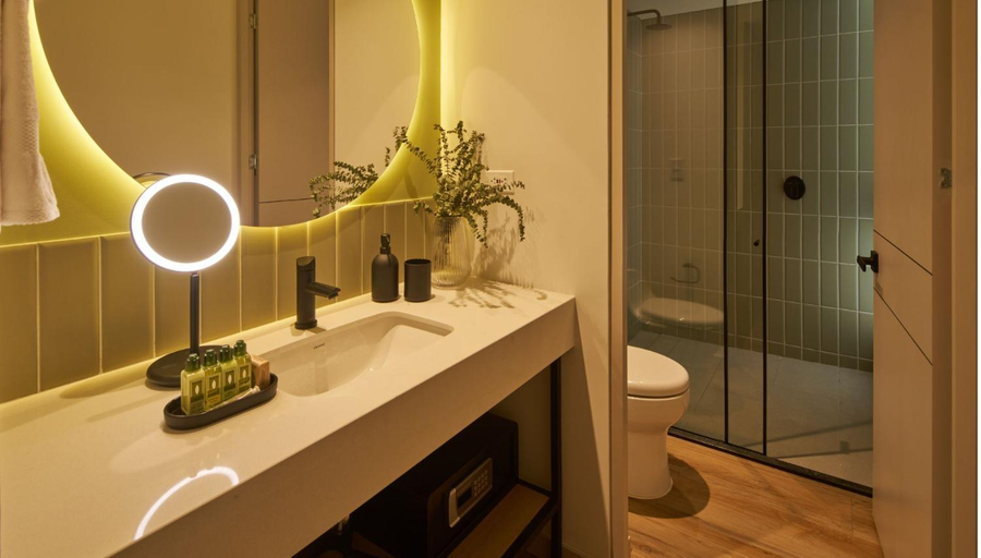 Shower 5, Kubik Living 8i8, Santafé de Bogotá