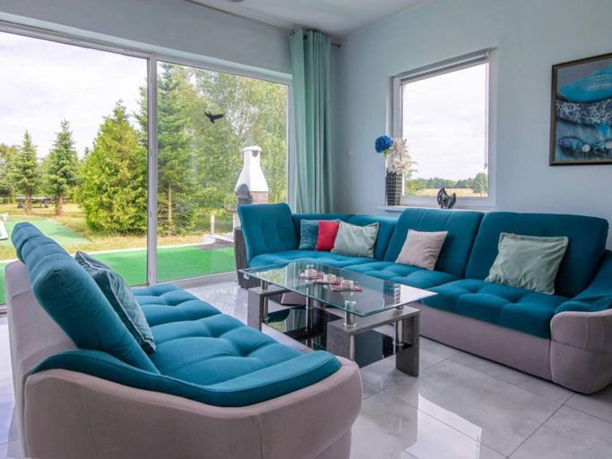 Living room 5, Luxurious Holiday Home With Swimming Pool, Łobez