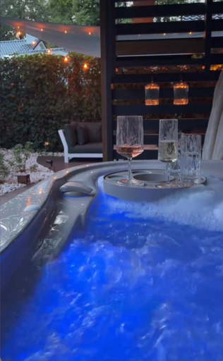 Sport & Beauty 2, Berg en Bos Suite Apeldoorn met luxe jacuzzi, Apeldoorn