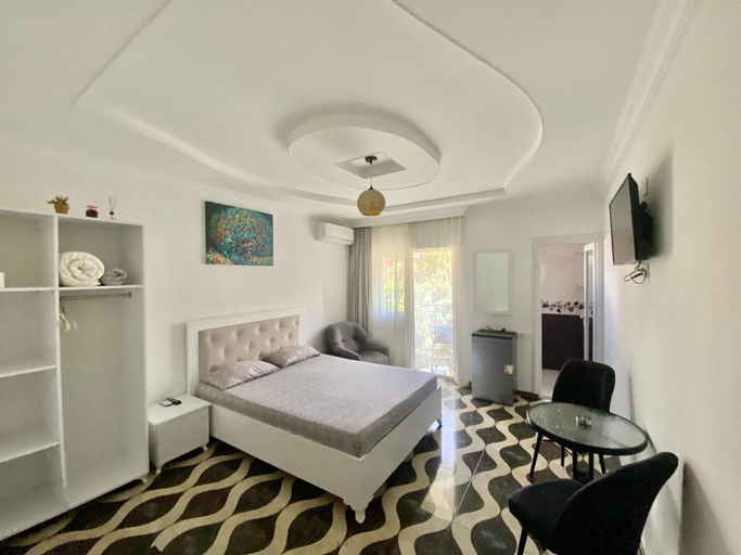 Bedroom, Katrin, Kobuleti