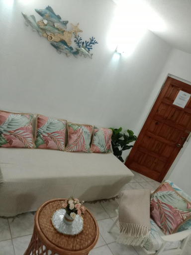 Bedroom 2, Golden Gem Cosy Apartment with pool & garden view