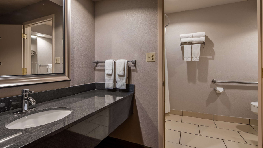 Bathroom 4, Best Western Deming Southwest Inn, Luna