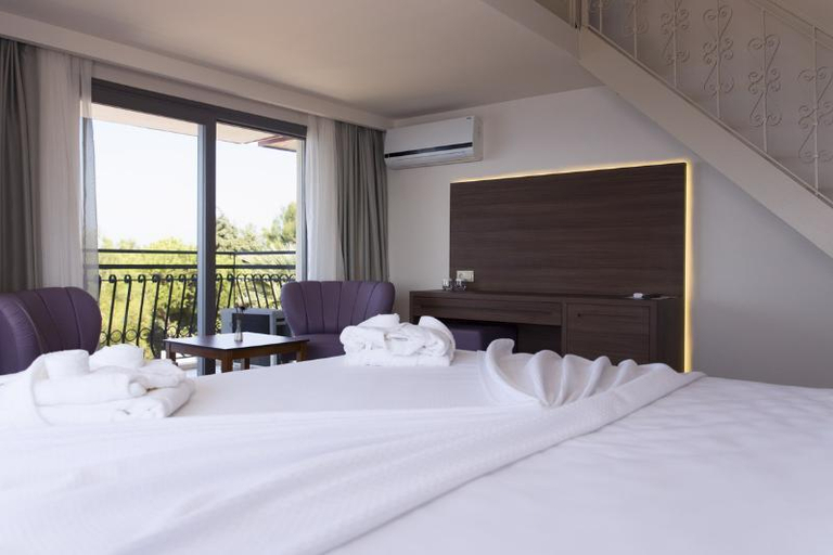 Bedroom 3, Neopol Hotel, Kuşadası