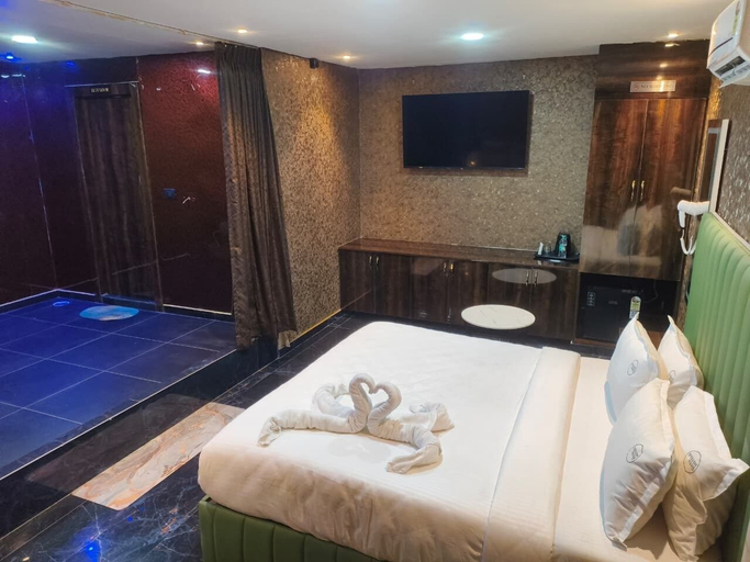 Room 2, Grand Bridge Hotel, Bangalore