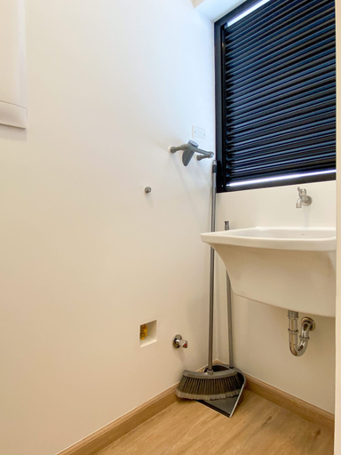 Room 4, w Airy 2BR w Balcony in Prime Miraflores, Lima