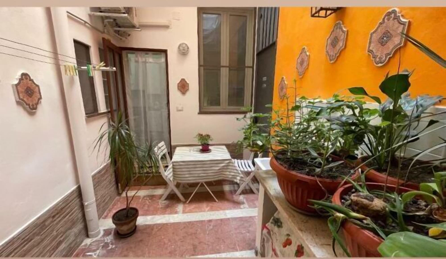 Others 5, Lucky home, Trapani