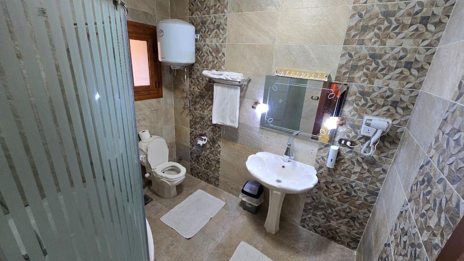 Bathroom 2, Skyline Luxury Suites, An-Nuzhah