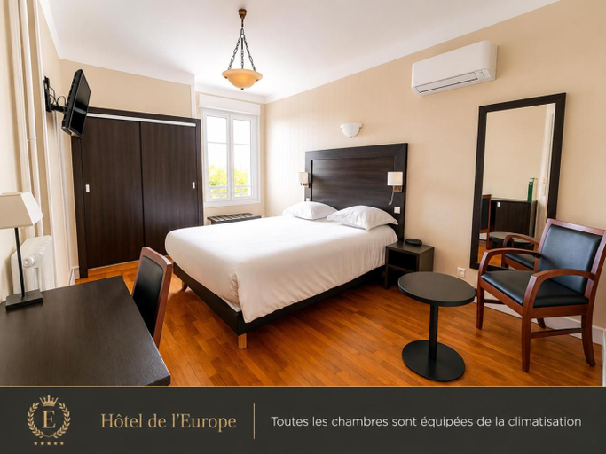 Bedroom, Hotel De L'Europe, Meurthe-et-Moselle