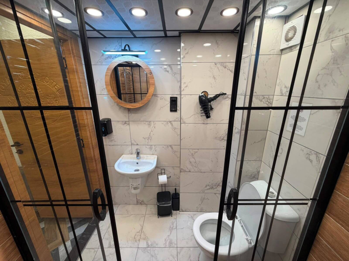 Bathroom 2, ROYAL APART OTEL, Merkez