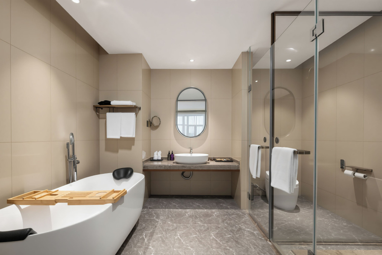 Bathroom 3, Mercure Wuhan Yangluo, Wuhan