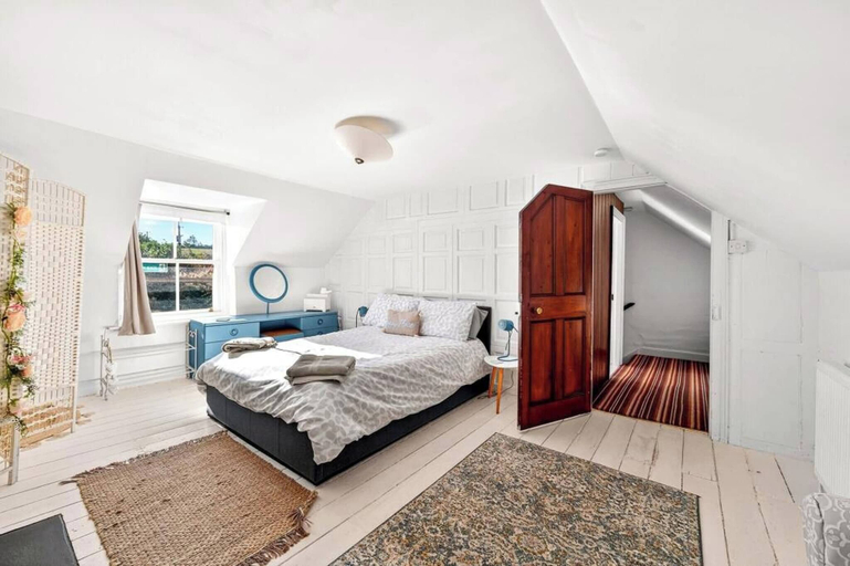Room 2, Berwick - Sleeps 5 -dogs Stay Free-enclosed Garden, Northumberland