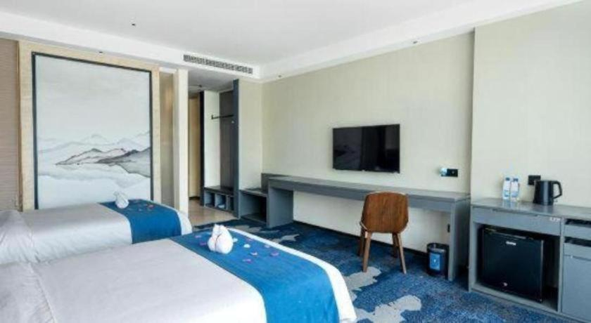 Bedroom 3, Titan Paradise Xiamen Hotel, Xiamen