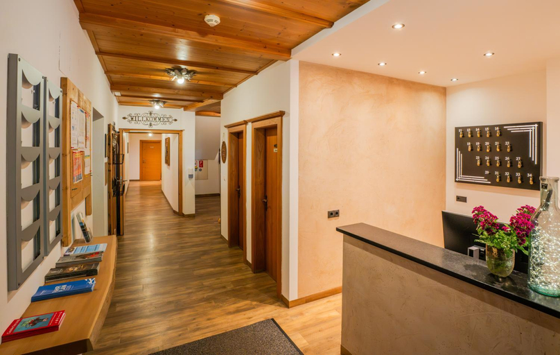 Public Area, Pension Traube, Schwaz