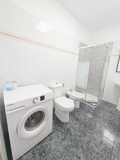 Bathroom 2, Apartamentos Luymar vista al mar y piscina, Santa Cruz de Tenerife
