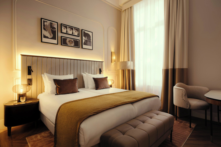 Bedroom 5, The Manor Amsterdam, Amsterdam