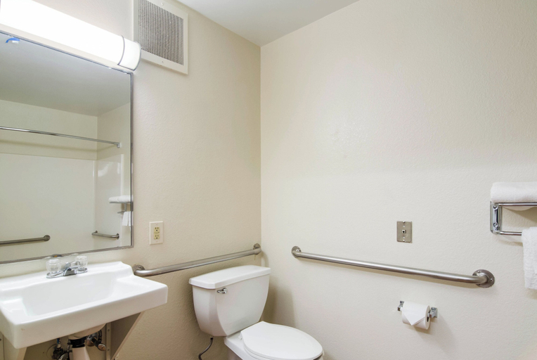 Bathroom 3, HomeTowne Studios by Red Roof Denver - Thornton, Adams