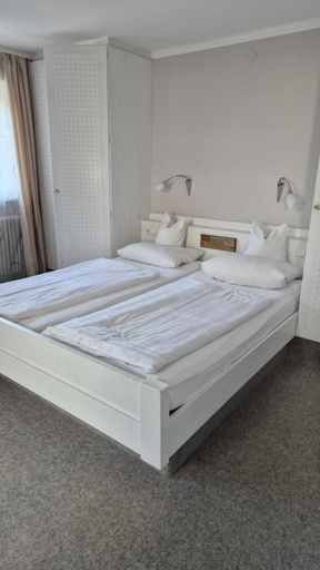 Bedroom 2, Gastehaus Margarete, Miesbach