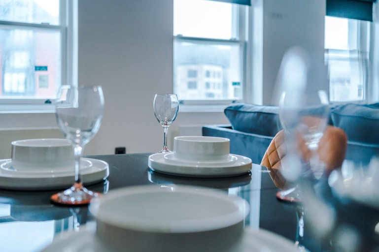 Room 5, Vibrant Apartment in Liverpool - Sleeps 7, Sefton