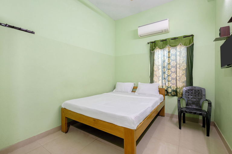 Room 4, Hotel Sri Devi Grand, East Godavari