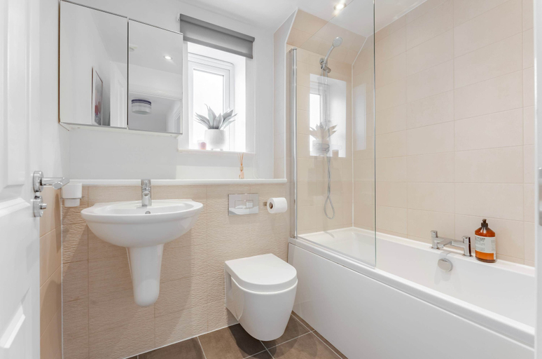 Room 3, Host Stay - Gladiator Getaway, Cambridgeshire