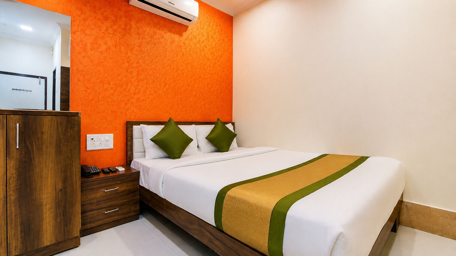 Room 2, Glitz Uni Ted -Nr Powai IIT & Boomerang, Mumbai Suburban