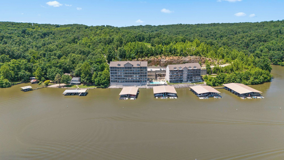 Exterior 5, Lakeside Sunrise Water Views, Camden