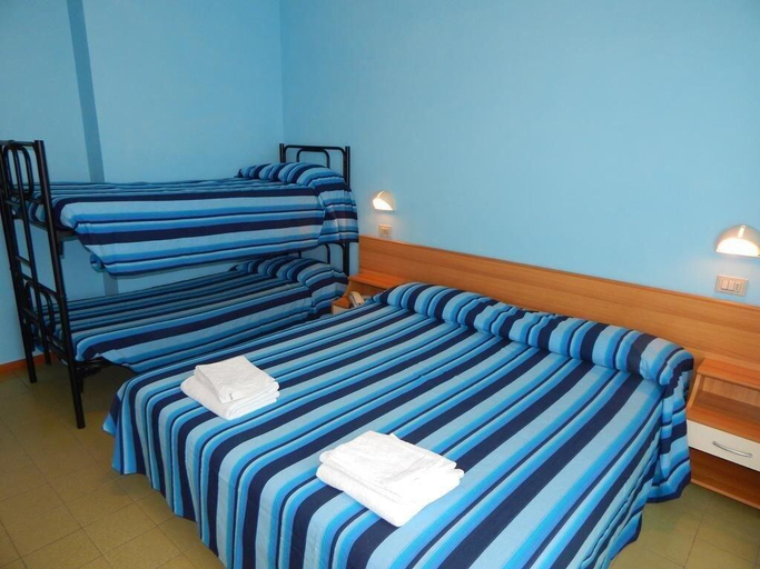 Bedroom 3, Hotel Vera, Rimini