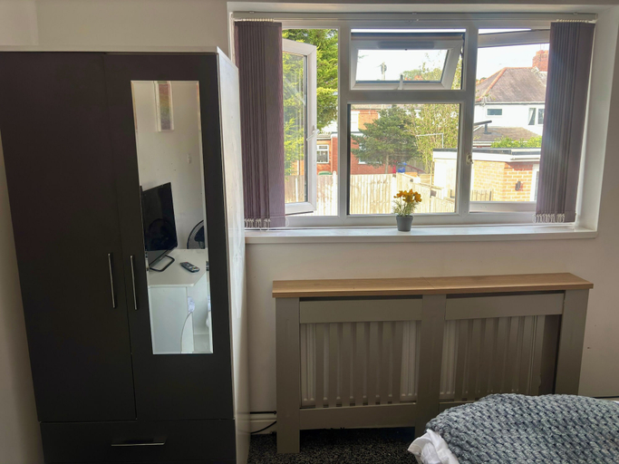Interior 2, Homesrentals Ensuite Sleeps 2 With High Speed Wifi, Sandwell