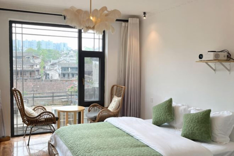 Room 3, Phoenix Moonlight View Inn, Xiangxi Tujia and Miao
