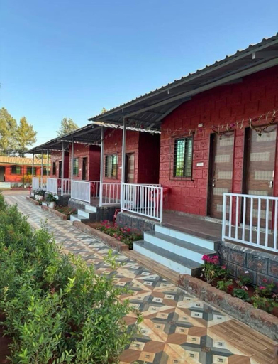 Front of property 5, Ivystone Cottages, Satara