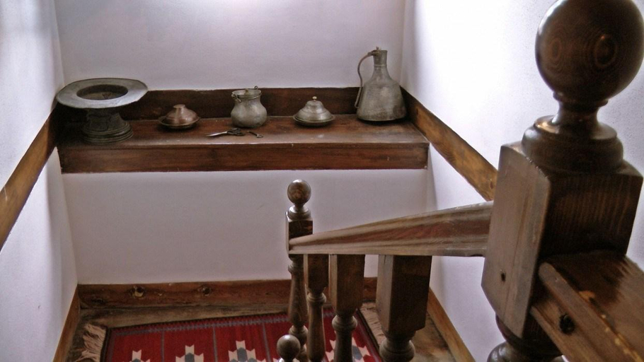 Others 4, Kadıoglu Konagı, Merkez