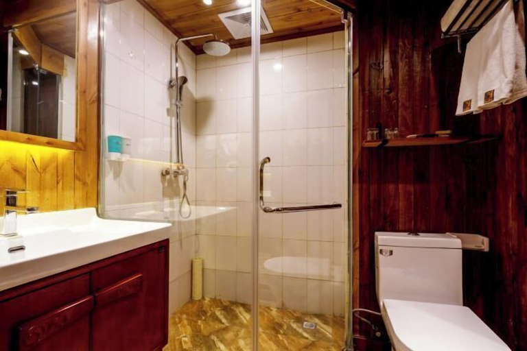 Bathroom 4, Da Zang Sunlight Hotel, Ngawa Tibetan and Qiang