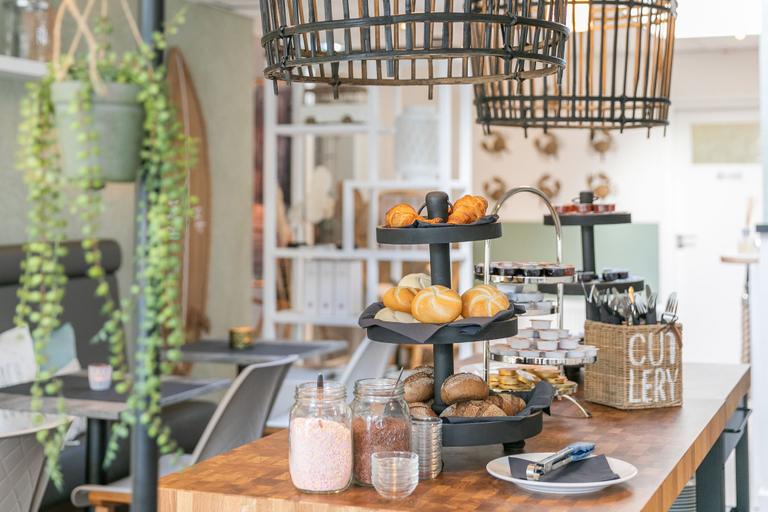 Breakfast buffet 2, Strandplevier Suites, Texel