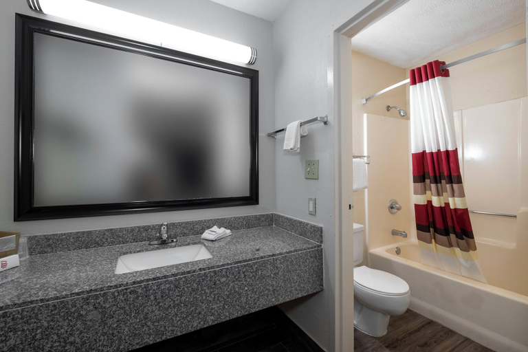 Bathroom 5, Red Roof Inn West Point, Troup