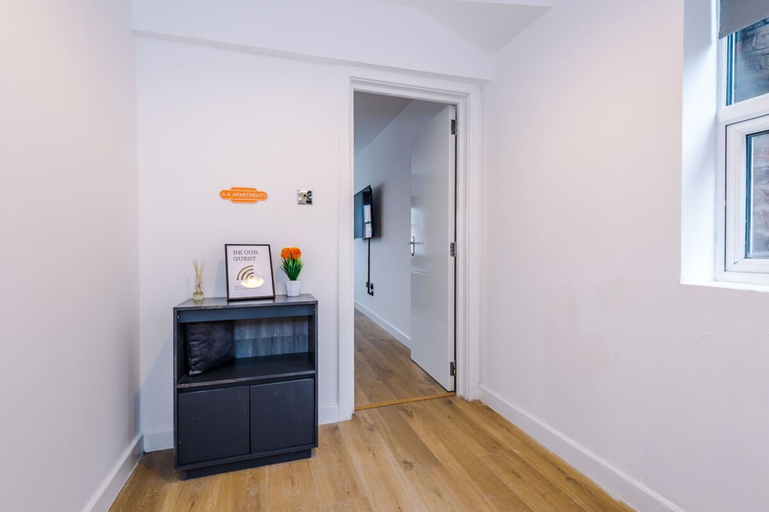 Room 3, Vibrant Apartment in Liverpool - Sleeps 7, Sefton
